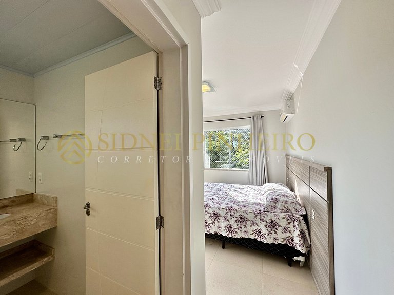 558 - Apartamento 02 dormitórios na Praia de Mariscal