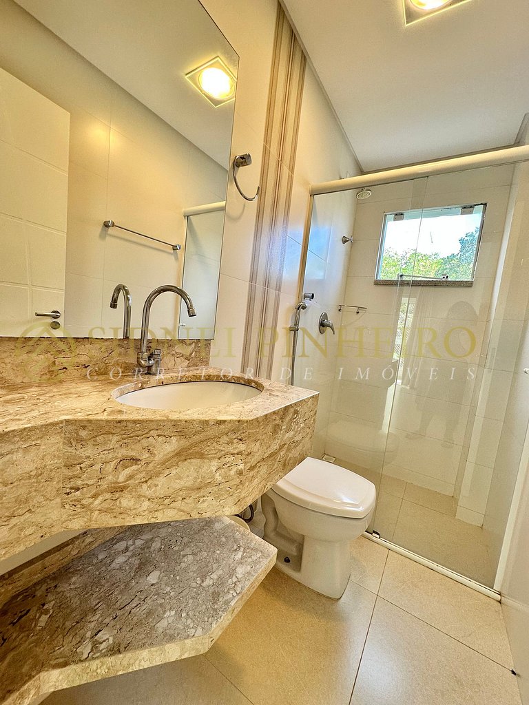 558 - Apartamento 02 dormitórios na Praia de Mariscal
