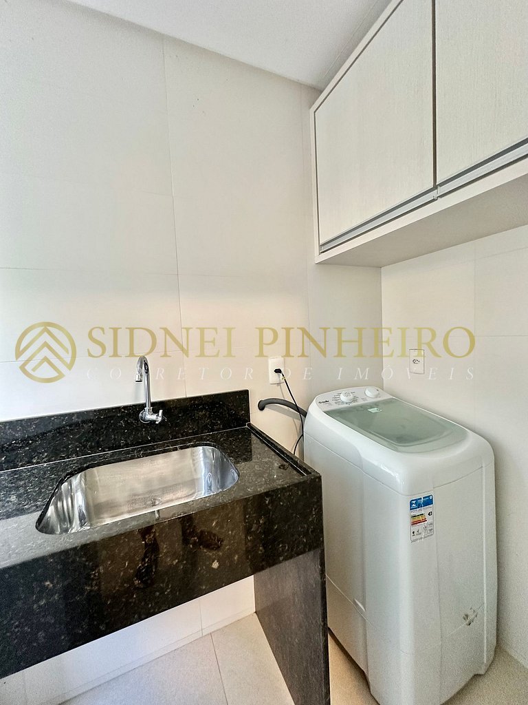 559 - Apartamento 02 dormitórios na Praia de Mariscal