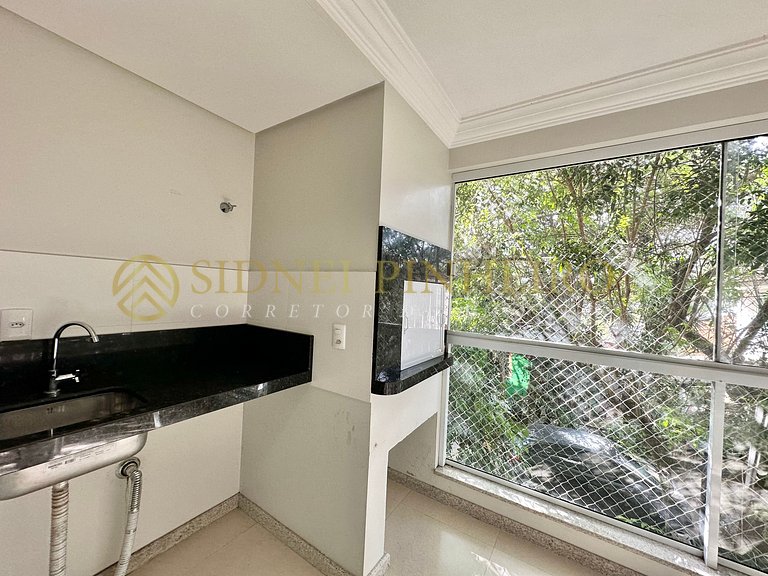 559 - Apartamento 02 dormitórios na Praia de Mariscal