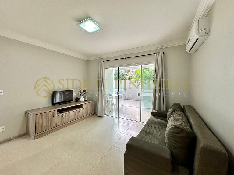 560 - Apartamento 02 dormitórios na Praia de Mariscal
