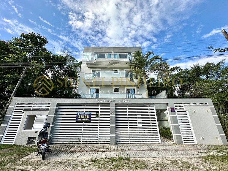 560 - Apartamento 02 dormitórios na Praia de Mariscal