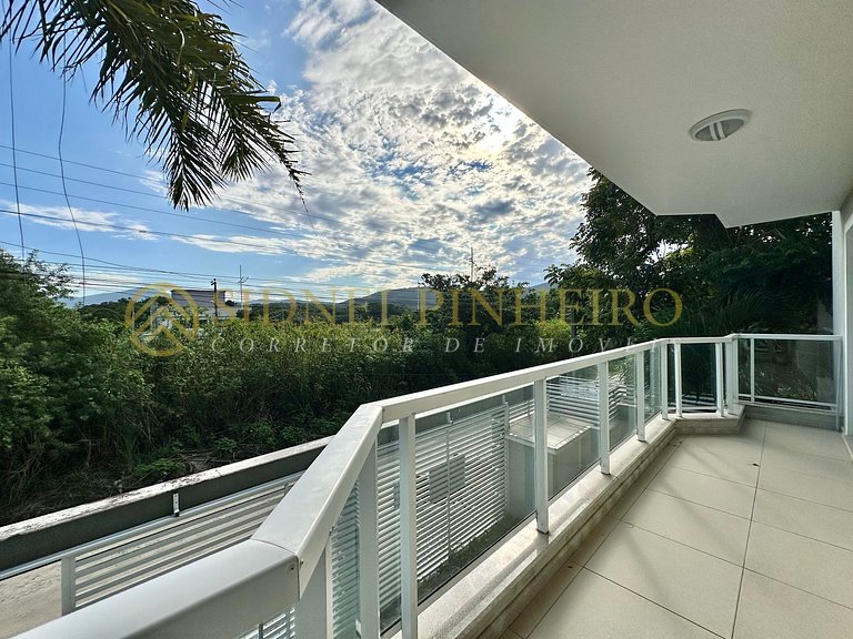 560 - Apartamento 02 dormitórios na Praia de Mariscal