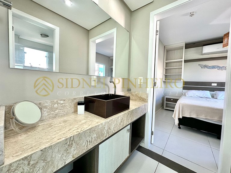 537 - Apartamento 01 dormitório na Praia de Mariscal