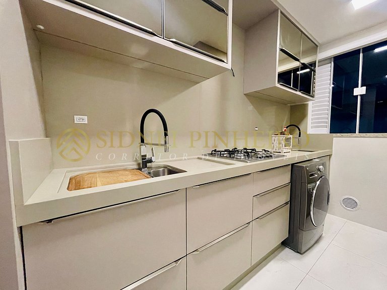 007 - Apartamento 03 dormitórios na Praia de Bombas