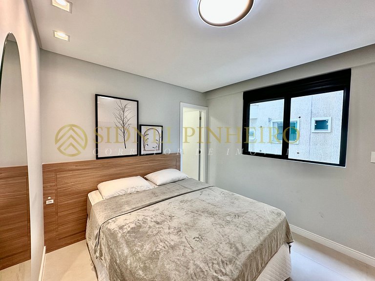 552 - Apartamento 02 suítes na Praia de Bombas