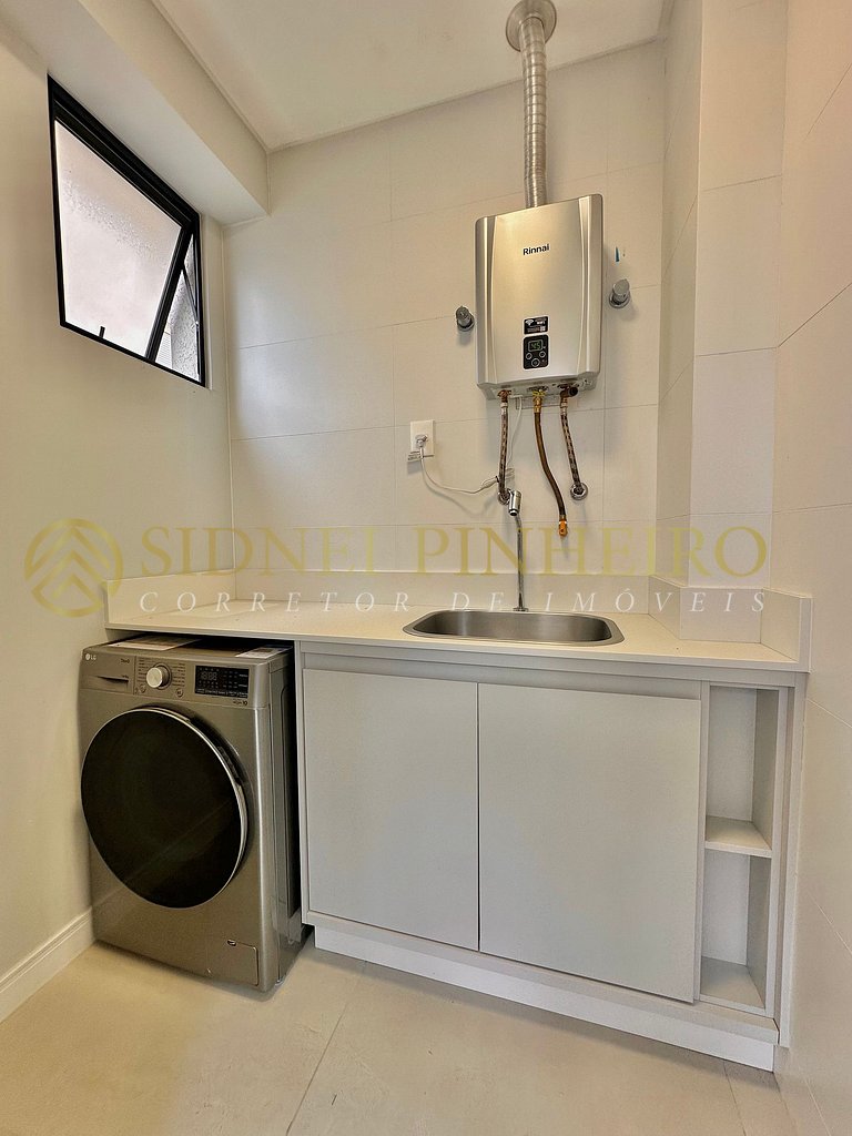 552 - Apartamento 02 suítes na Praia de Bombas