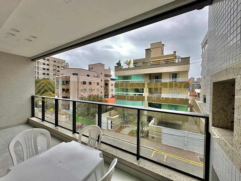 552 - Apartamento 02 suítes na Praia de Bombas