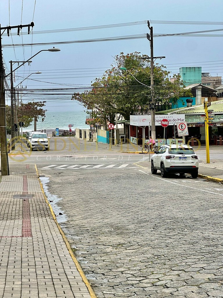 034 - Apartamento 02 dormitórios na Praia de Bombas