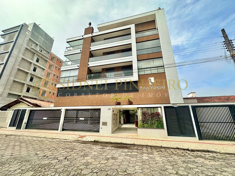 035 - Apartamento 02 suítes na Praia de Bombas