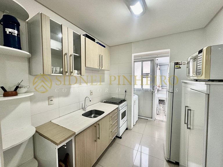 038 - Apartamento de 03 dormitórios na Praia de Bombas