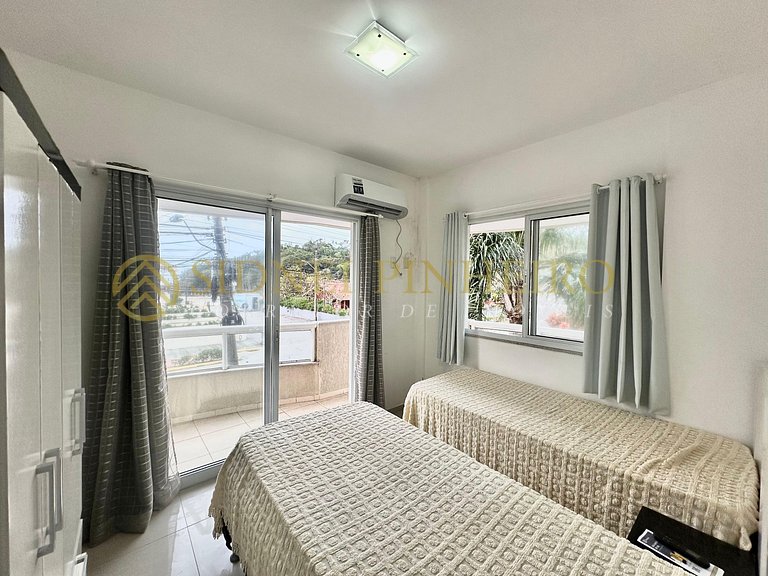 038 - Apartamento de 03 dormitórios na Praia de Bombas