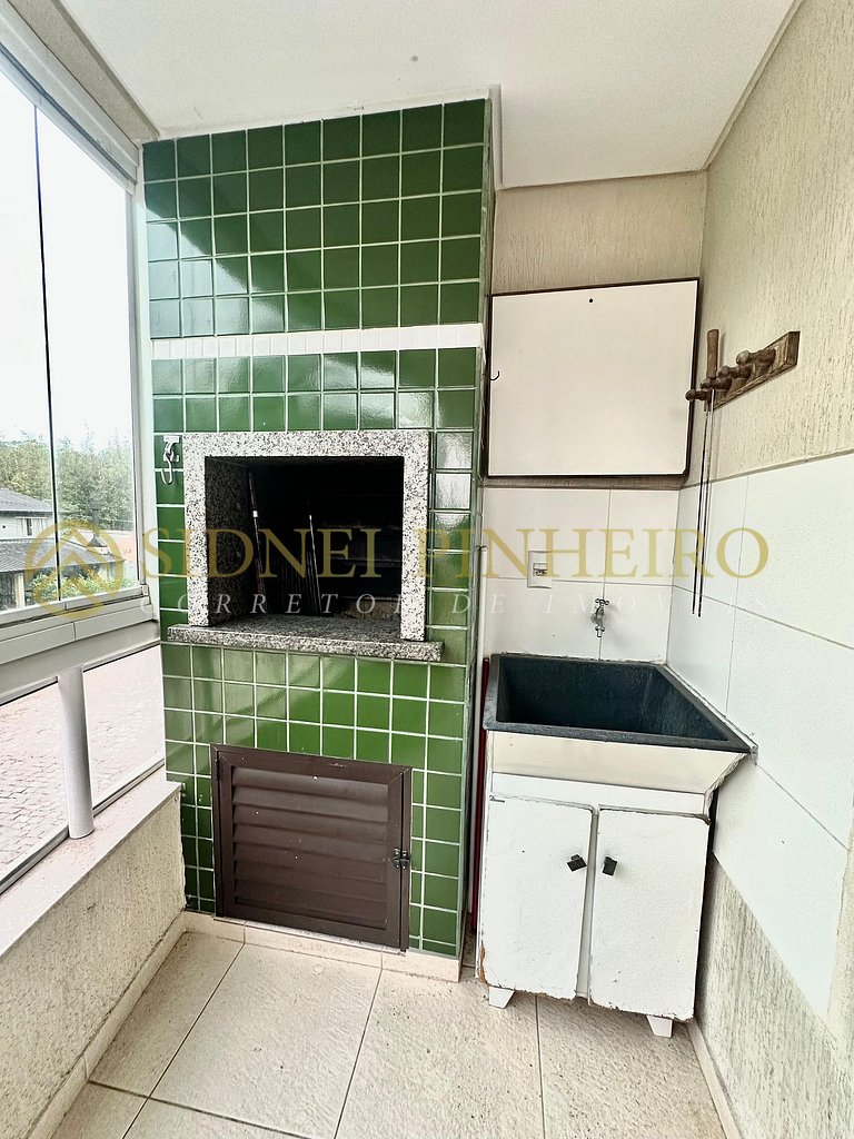 038 - Apartamento de 03 dormitórios na Praia de Bombas
