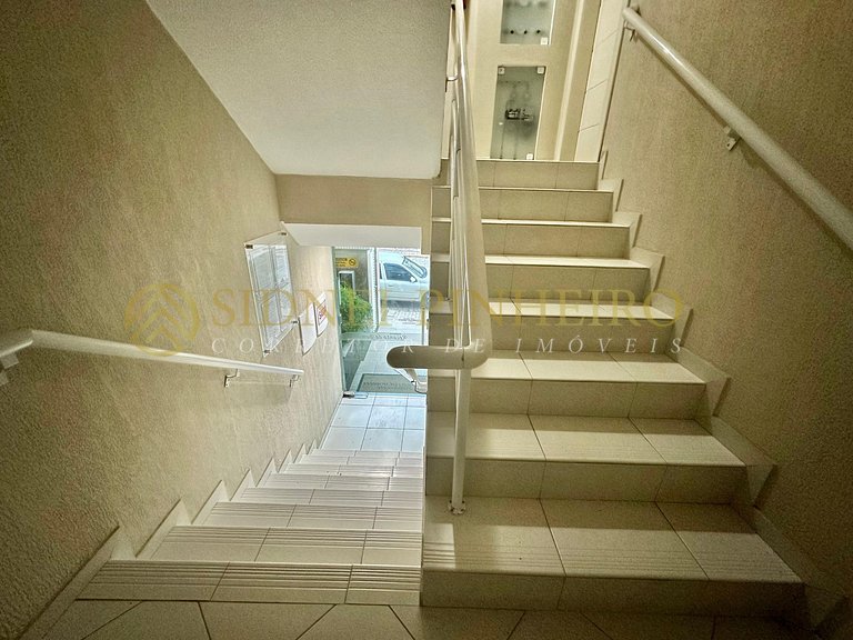 038 - Apartamento de 03 dormitórios na Praia de Bombas
