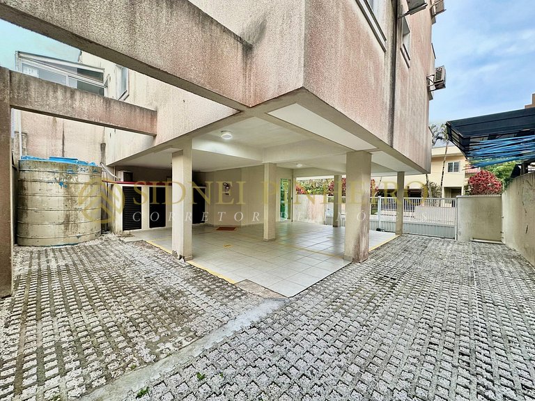 038 - Apartamento de 03 dormitórios na Praia de Bombas