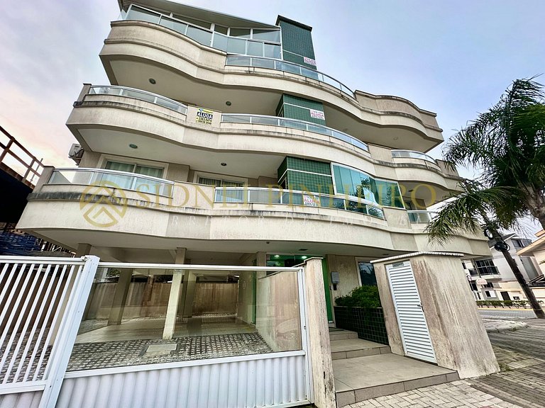 038 - Apartamento de 03 dormitórios na Praia de Bombas
