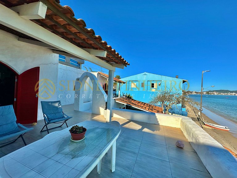 037 - Casa frente mar na Praia de Morrinhos