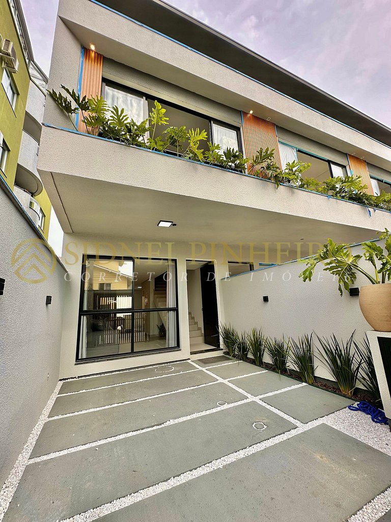 041 - Sobrado 02 suítes na Praia de Bombas