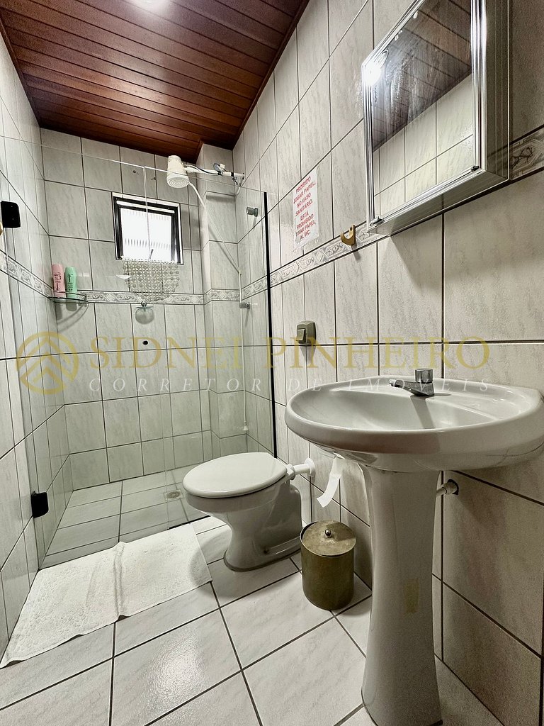 010 - Apartamento 02 dormitórios na Praia de Bombas