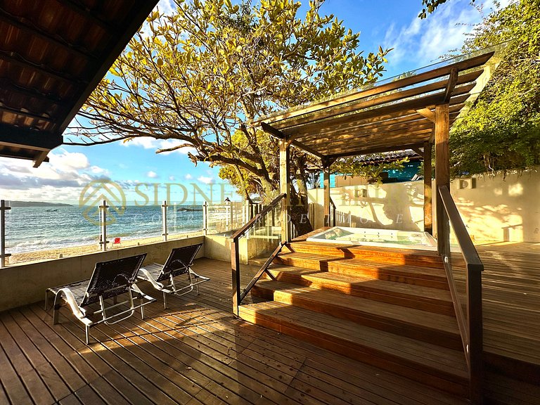 001 - Casa beira mar na Praia de Bombinhas (Lagoinha)