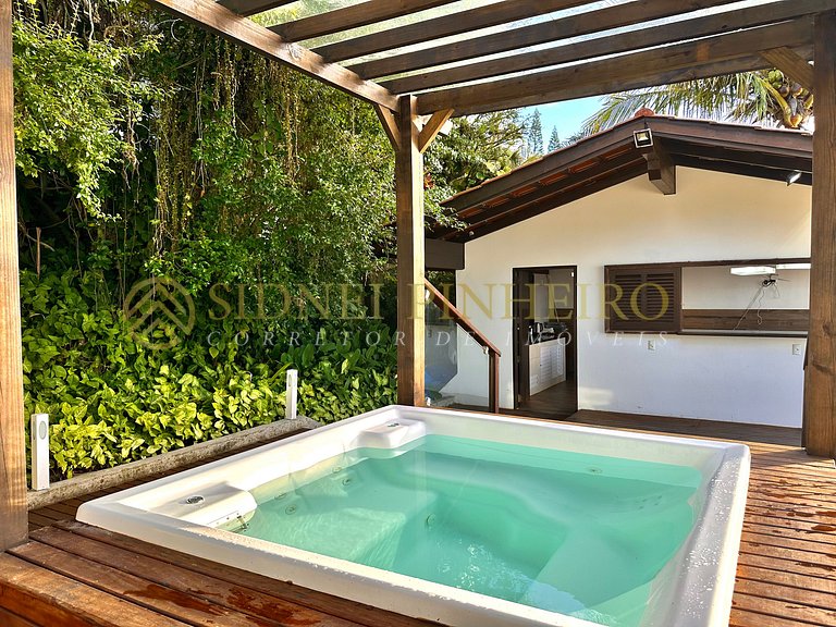 001 - Casa beira mar na Praia de Bombinhas (Lagoinha)