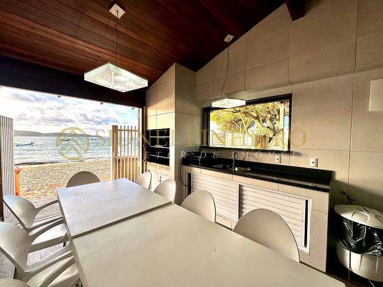001 - Casa beira mar na Praia de Bombinhas (Lagoinha)