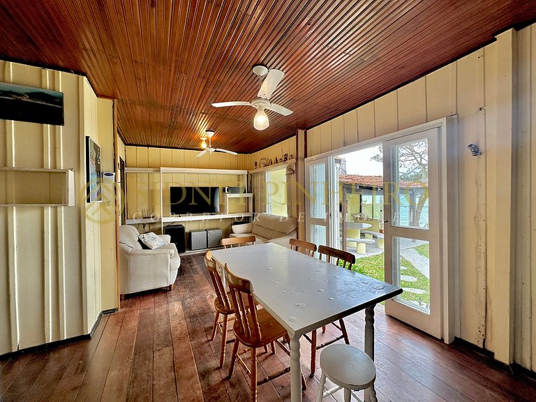 509 - Casa 03 dormitórios frente mar na Praia de Canto Grand