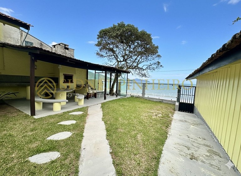 509 - Casa 03 dormitórios frente mar na Praia de Canto Grand