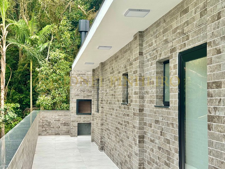 038 - Apartamento 02 dormitórios na Praia da Lagoinha