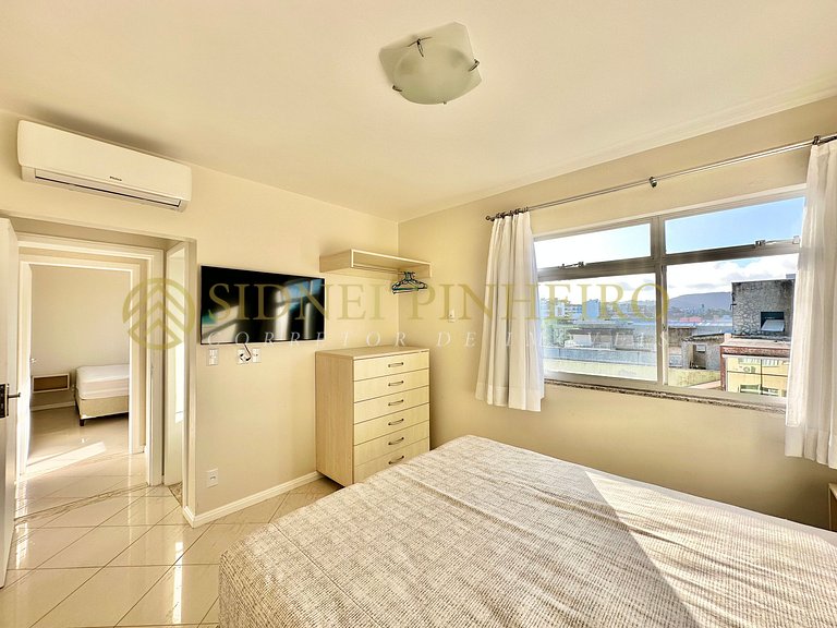 016 - Cobertura quadra mar 04 dormitórios no Centro