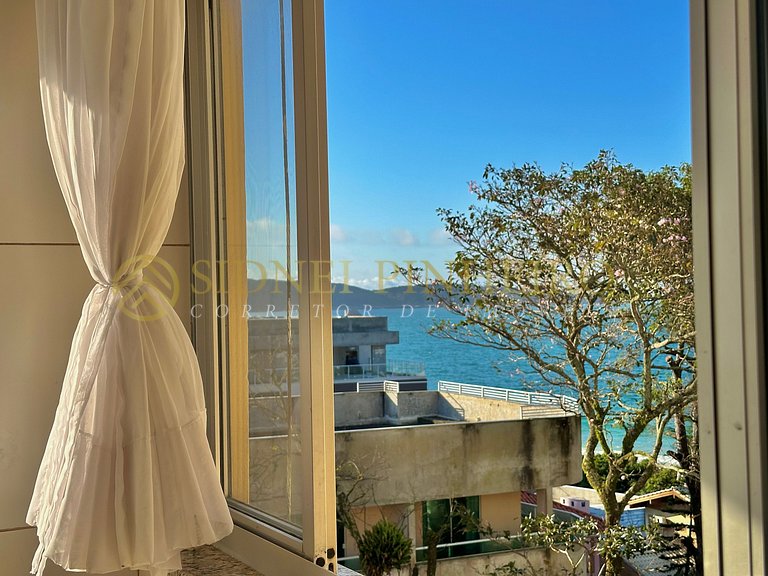 016 - Cobertura quadra mar 04 dormitórios no Centro