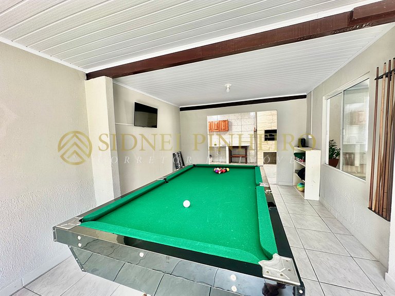 509 - Casa 04 dormitórios com piscina na Praia de Bombas