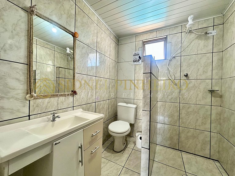 509 - Casa 04 dormitórios com piscina na Praia de Bombas