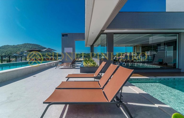 519 - Apartamento 03 dormitórios na Praia de Bombinhas