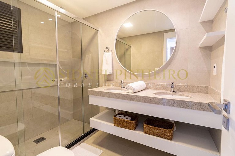 519 - Apartamento 03 dormitórios na Praia de Bombinhas