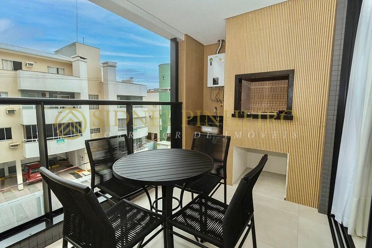 519 - Apartamento 03 dormitórios na Praia de Bombinhas