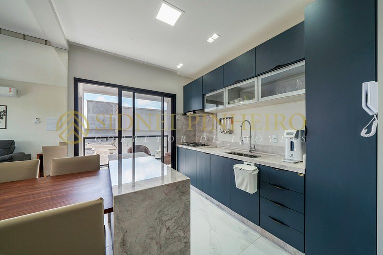 508 - Cobertura duplex na Praia de Mariscal