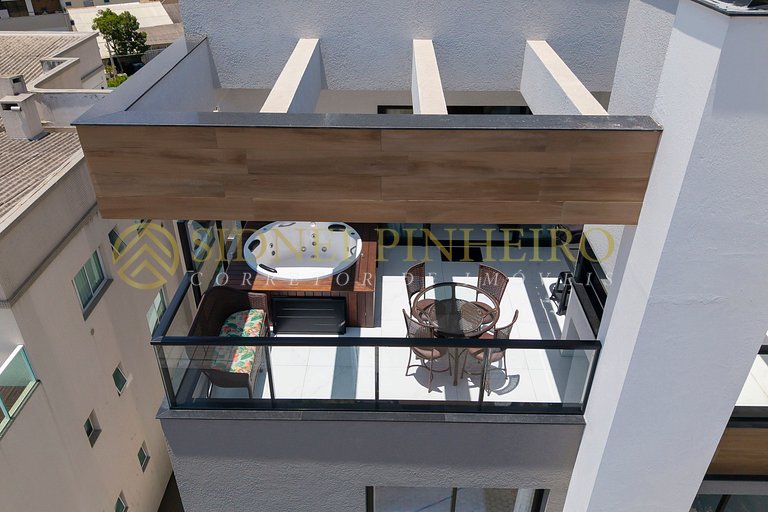 011 - Cobertura duplex na Praia de Mariscal