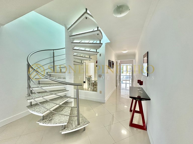 526 - Cobertura frente mar com 04 suítes na Praia de Bombas