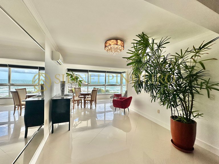 526 - Cobertura frente mar com 04 suítes na Praia de Bombas