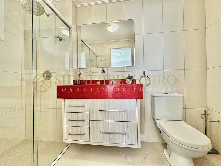 526 - Cobertura frente mar com 04 suítes na Praia de Bombas