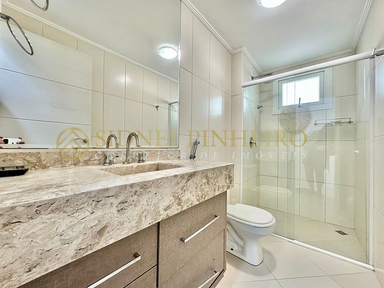 526 - Cobertura frente mar com 04 suítes na Praia de Bombas