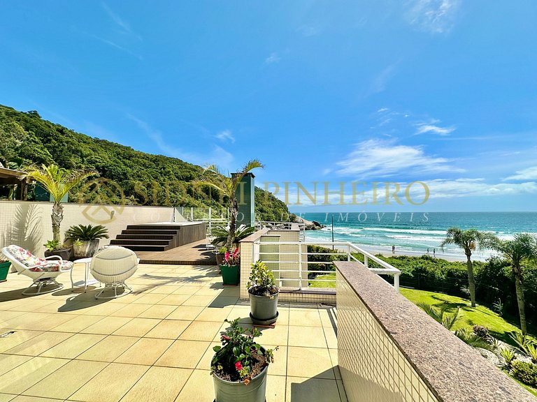 526 - Cobertura frente mar com 04 suítes na Praia de Bombas