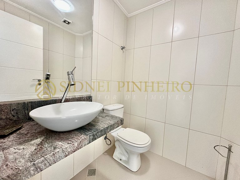 526 - Cobertura frente mar com 04 suítes na Praia de Bombas