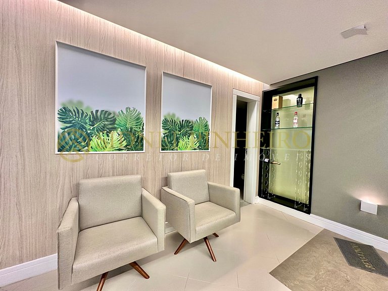 527 - Apartamento em Bombas frente mar 2 suítes