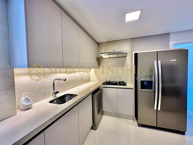 527 - Apartamento em Bombas frente mar 2 suítes