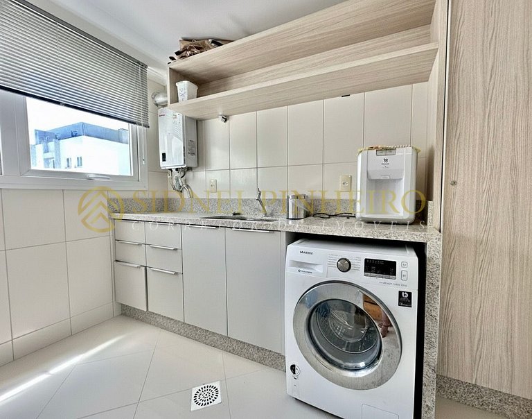 527 - Apartamento em Bombas frente mar 2 suítes