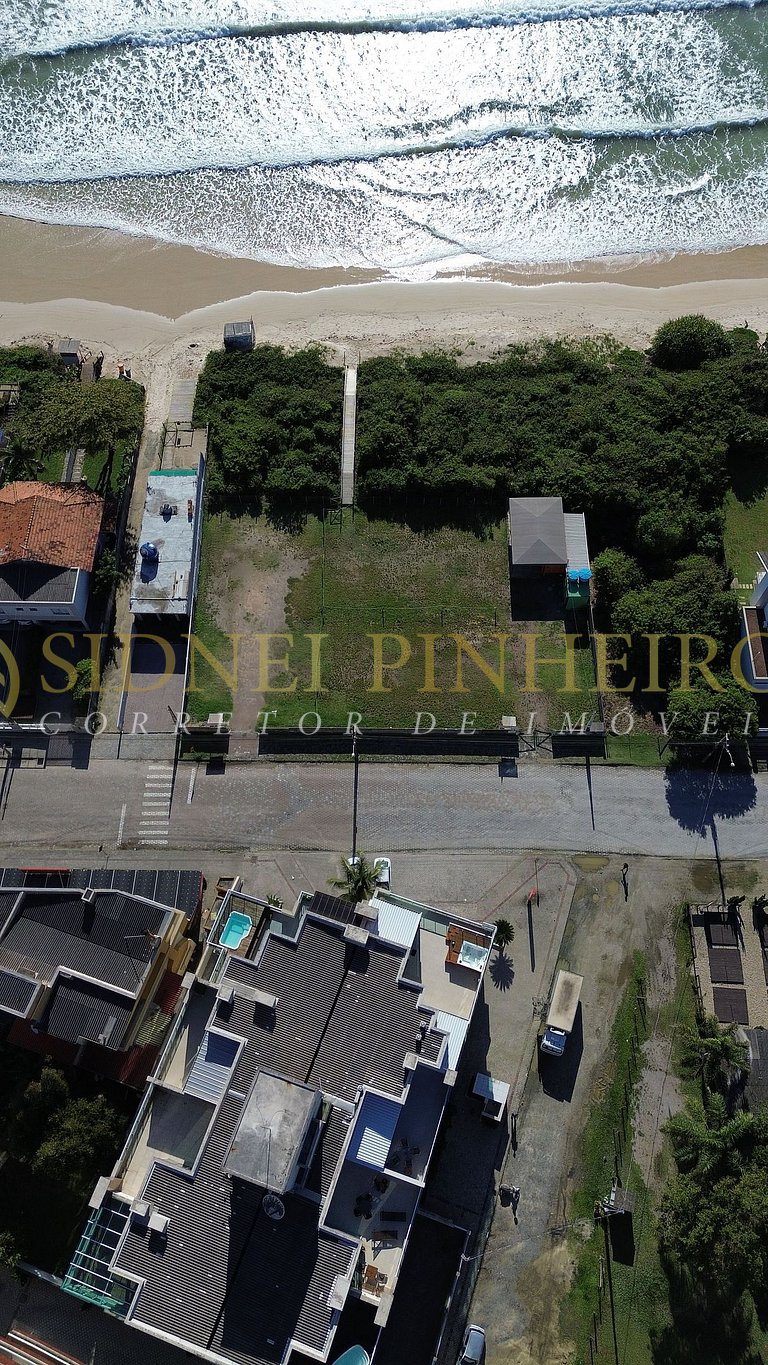 012 - Cobertura duplex na Praia de Mariscal