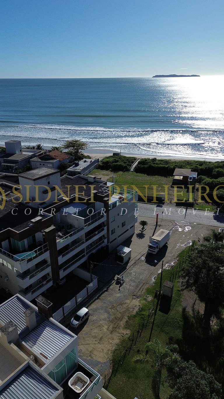 012 - Cobertura duplex na Praia de Mariscal