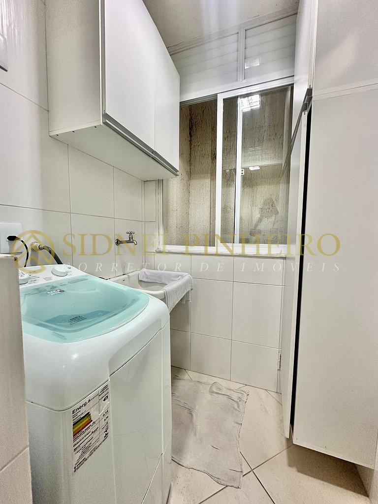 528 - Apartamento 03 dormitórios na Praia de Bombas